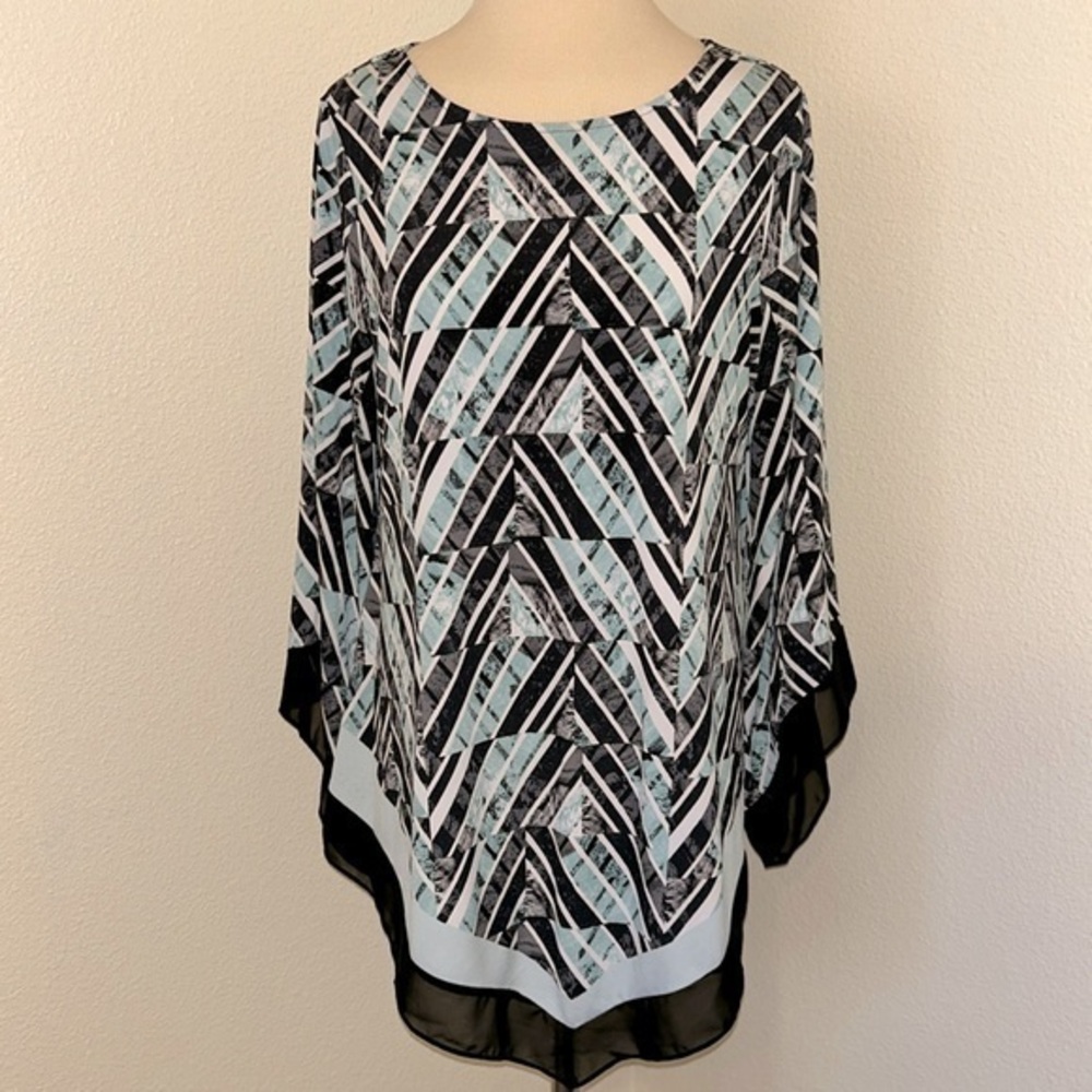 Flattering Alfani Black Mint Green White Top Size 0X Similar to 14